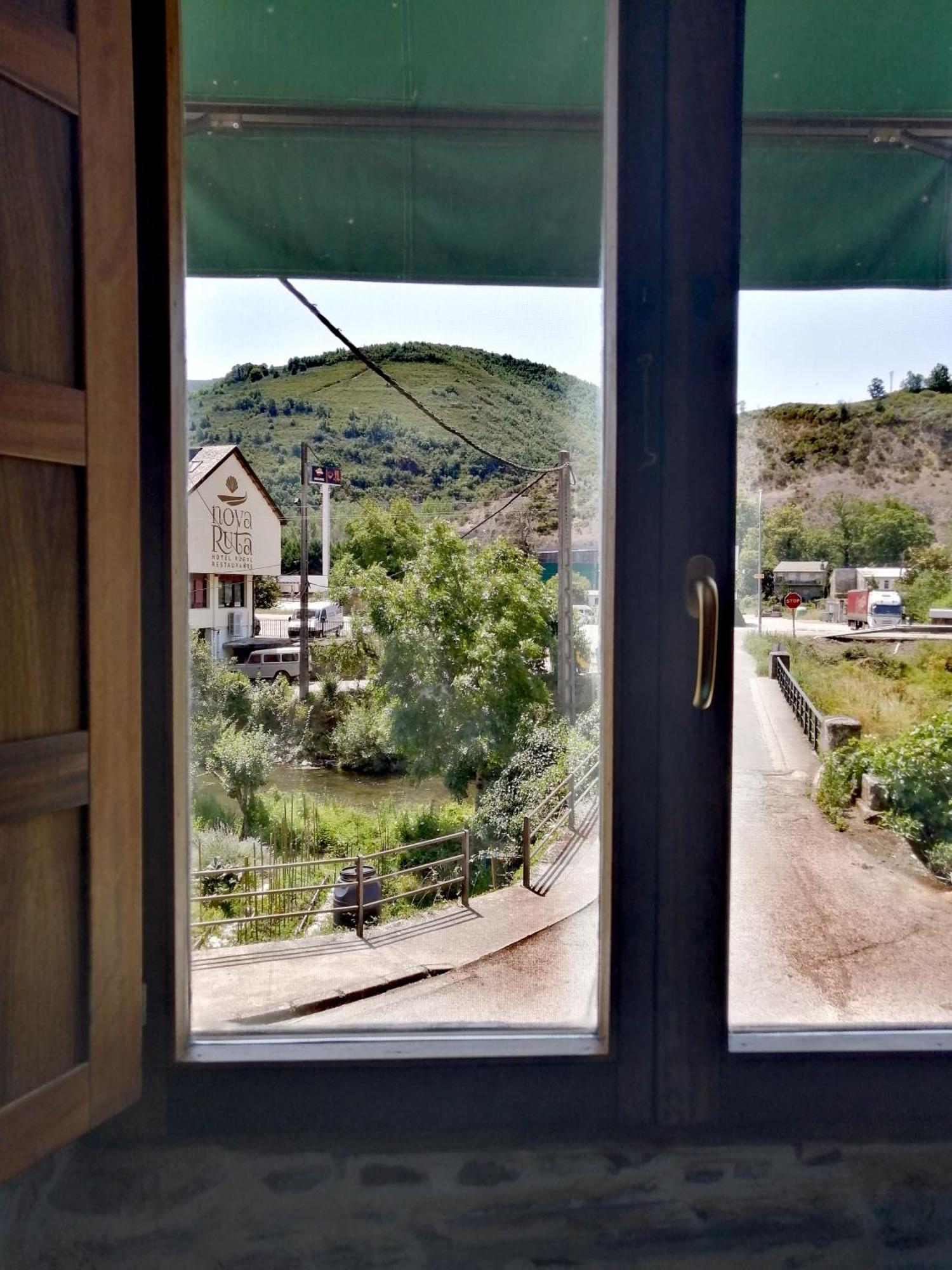 El Puente Peregrino Guest House Trabadelo Bilik gambar